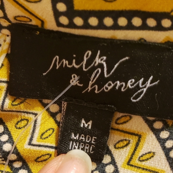 Milk & Honey size Medium  Handkerchief style - Picture 6 of 7